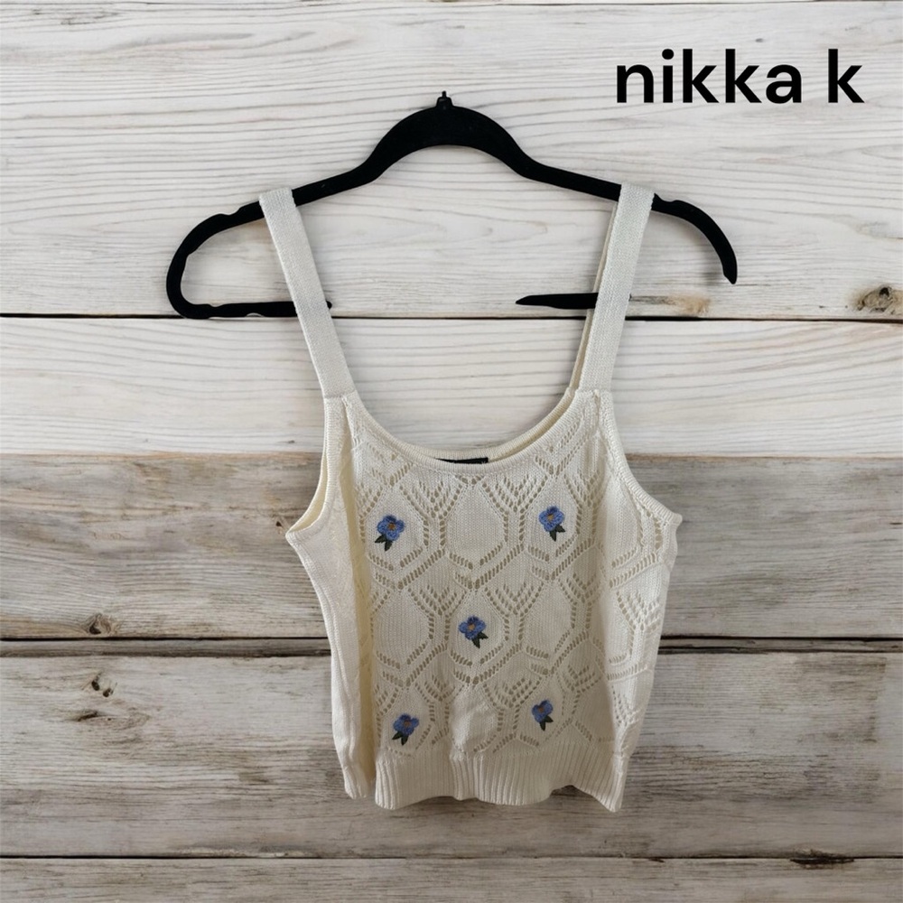 ❤️Nikka K Cream Knit Crop Top with Blue Accents